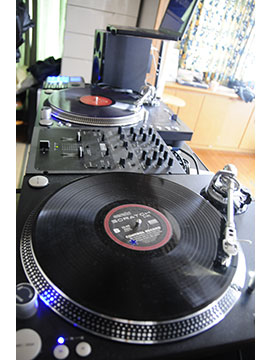 Krew Husky DJ equipment